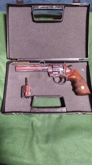 Revolver - 2