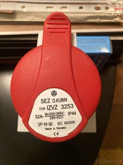 SEZ Zásuvka nástěnná IZVZ 3253 32A 5p + 230V - 2