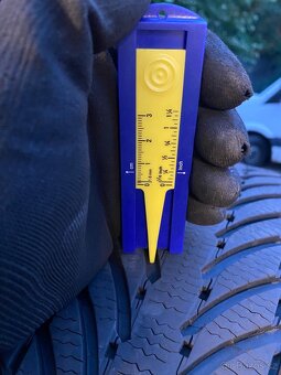275/45 R21 110V Michelin 4x5mm dot2219 Zimní - 2