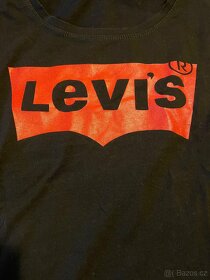 Triko Levis - 2
