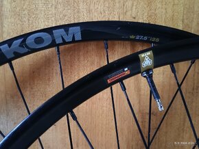 DT Swiss 240 WTB KOM i25 27,5 sapim CX Ray ALU niple 1640g - 2