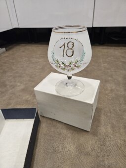 Výroční sklenice 18 narozeninám CZ
Výroba - 2