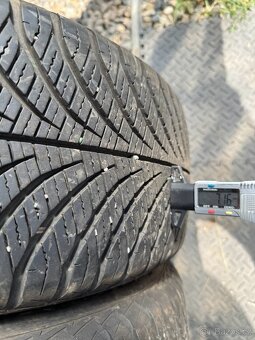 215/55/17 - Goodyear celoroční pár pneu - 2