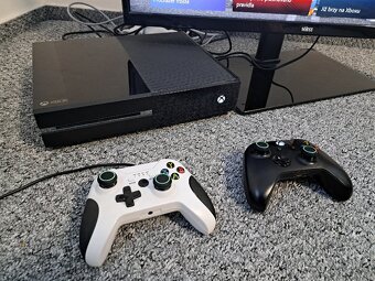 XBOX ONE SSD 500GB + TV 32" FullHD - 2