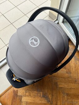 Cybex Cloud Z i-Size Plus 2022 + Cybex Base Z - 2