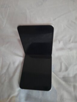 Samsung galaxy z flip 3 - 2