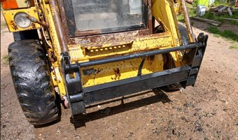 Adaptér pro čelní nakladač - JCB, CAT, Bobcat komatsu - 2