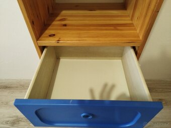 Dřevěná skříň IKEA - 2