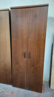 Skříň šatní - vysoká - 2