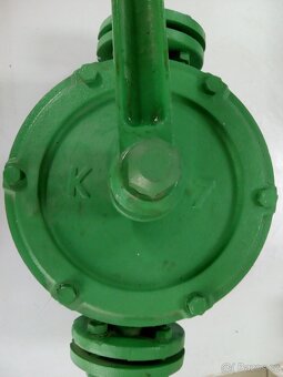 Ruční pumpa K7 - 2