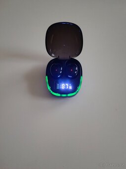 Bluetooth stereo sluchátka s dobíjecí stanici - 2