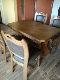 Rozkládací jídelní stůl a židle masiv - 2