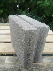 Prodán liapor cihly. - 2