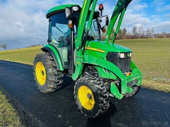 Komunální traktor JOHN DEERE 4720 - 2