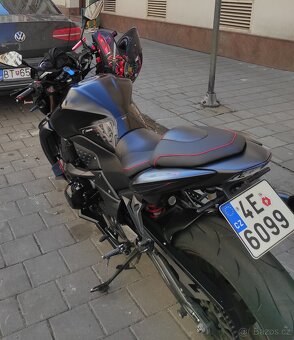 Kawasaki Z 750 R - 2