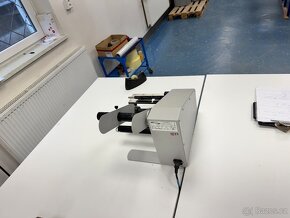 Poloautomatický odlupovač DWR-200 etiketovací stroj - 2