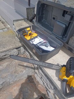 Aku pila DeWALT. - 2