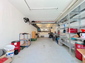 Pronájem prostorné garáže, 37 m2 - ul. Gagarinova, Znojmo - 2