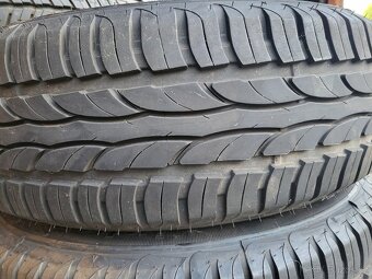 Pneu 195/65/R15 - 2