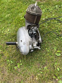 Motor Jawa Pérák 250 - 2
