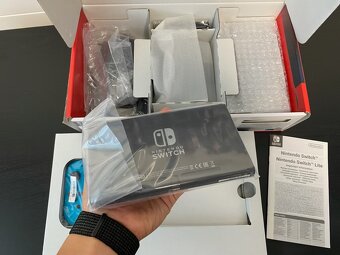 Herní konzole Nintendo SWITCH - 2