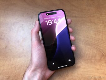 Apple iPhone 16 128GB - černý - 2