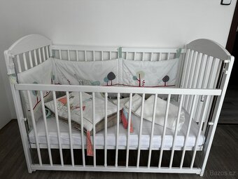 Dětská postýlka se stahovací bočnicí+matrace+veškeré přísluš - 2