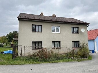 Prodej RD dvě bytové jednotky, prostorná dvou garáž s pozemk - 2