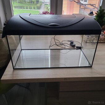 Akvárium s příslušenstvím - 2
