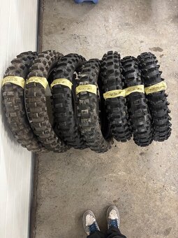 Enduro, Cross pneu - 2