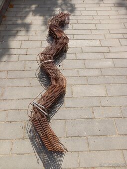 Distančníky, had - 2