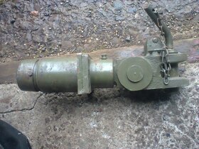 nepoužity zavěs na traktor - 2