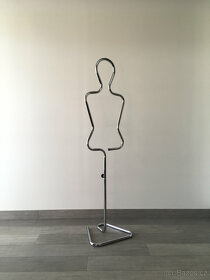Stojan,torzo,aranžovací-výstavní prvek - silueta dívka - 2