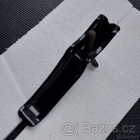 Mercedes - Držák rezervního kola - 2