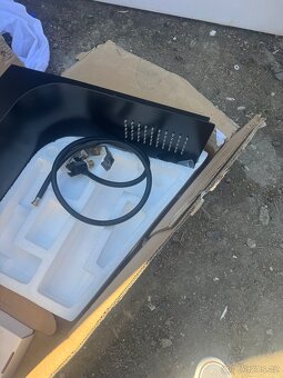 Prodáno Sleva 20% Termostatický sprchový panel — nový, - 2