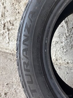 Pneu Bridgestone Turanza 225/55/R17 - 2