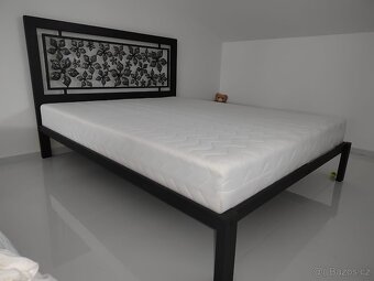 prodám ručně kovanou postel - 2