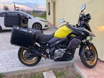 Suzuki V-Strom DL650 XT 2017 plně vybavená, 1.majitel - 2