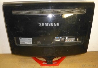 FullHD LCD televize / monitor 66cm SAMSUNG, nemá DVBT2 - 2