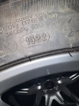 Originalni sada disku s pneu Ford Mustang S550 5x114.3 - 2