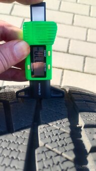 235/40/19 235/40 r19 - 2