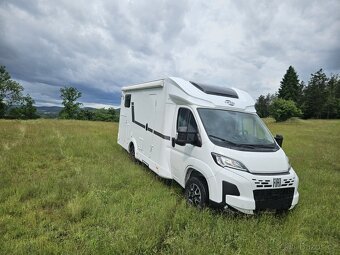 Nové Carado T338 S (Ducato 103kW), 5 míst - 2