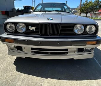 BMW E 30 325ix - 2