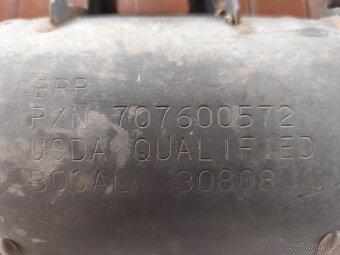 Originální výfuk Can-Am 800 Outlander - 2