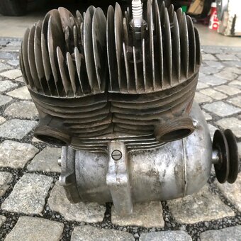 Prodám motor na velorex - 2