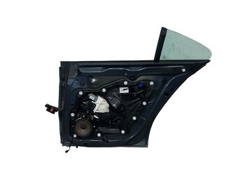 Pravé zadní dveře šedá metalíza LK7X VW Passat CC r.v. 2010 - 2