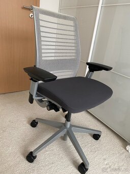 Kancelářská židle Steelcase Think PC 17 300,- - 2