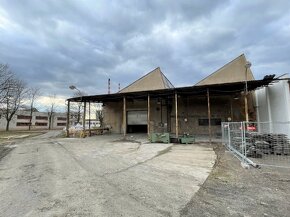 Nájem skladů i ploch na výrobu, 1.700 m2 LOUNY (Dálnice D7) - 2