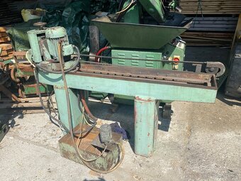 Prodáme : bruska na hoblovací nože TOS - 2