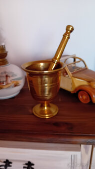 Prodám starý mohutný mosazný hmoždíř - 2